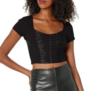 NEW w/ Tags*** GUESS Black Stretch Top Short Sleeve - size Medium